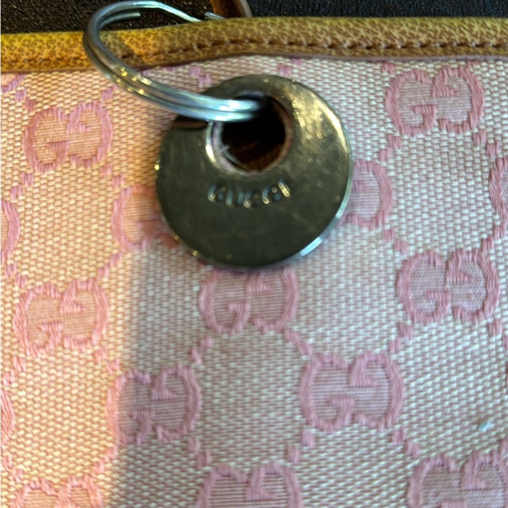 Pink purse - Picture 2 of 8